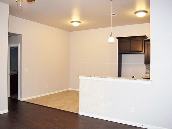 3rd image of 4316 Edinburg Way