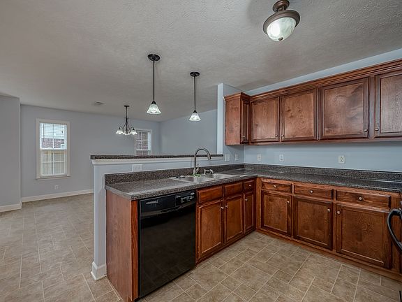 5th image of 1923 Warmingfield Dr