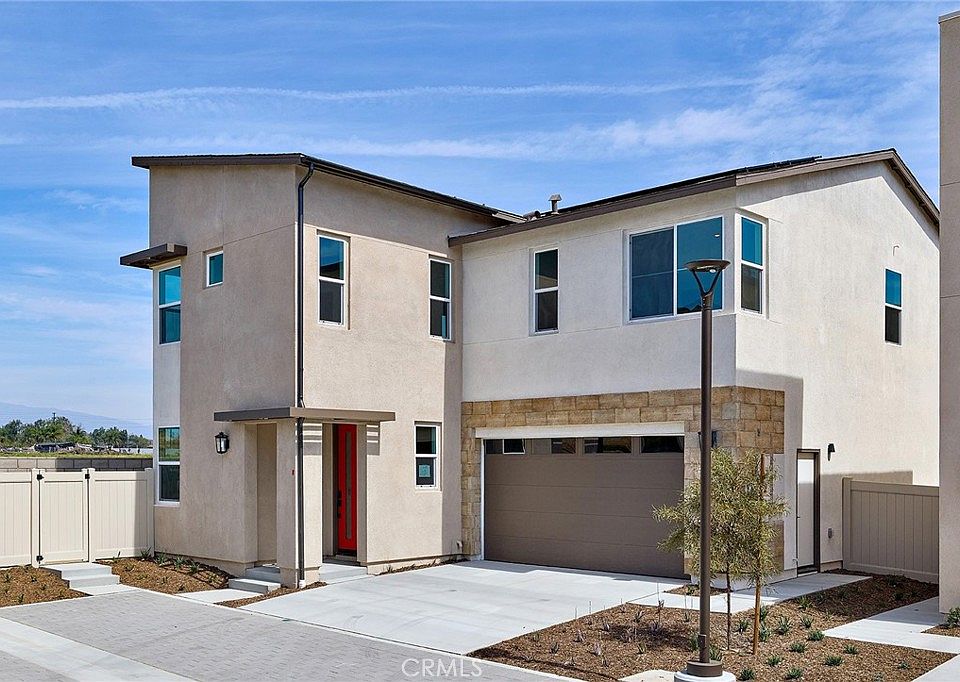 1st image of 3419 E Moonstone Dr
