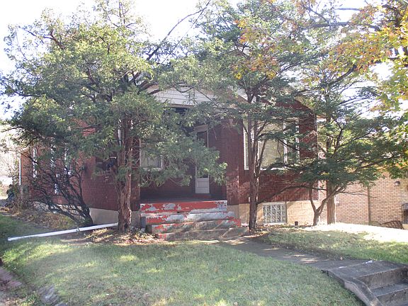 2nd image of 122 Avenue F