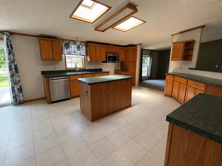 834 Michigan Ave — Photo 3