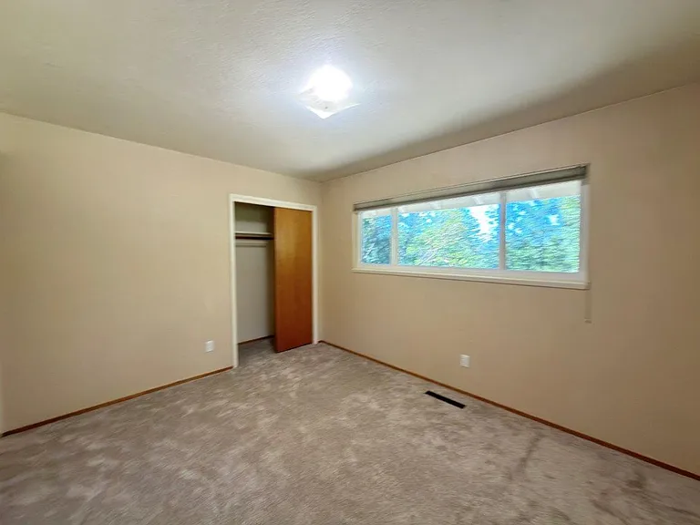 275 Cold Springs Rd — Photo 16