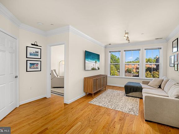 5th image of 2101 N Monroe St APT 307