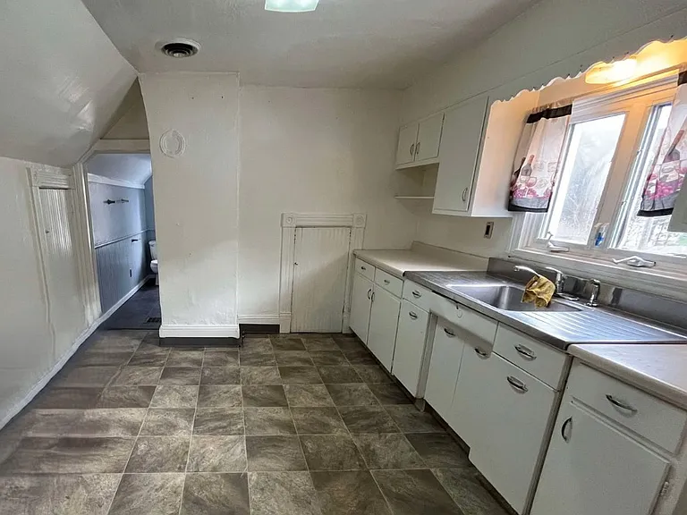 706 Main St #2 — Photo 2