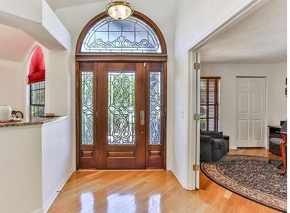3rd image of 891 Crestridge Cir