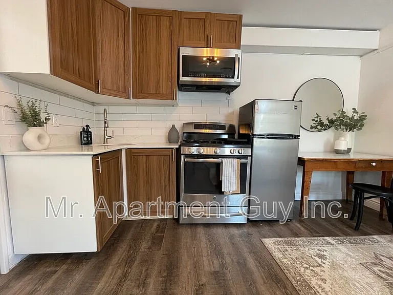45 Saint Paul St W — Photo 6