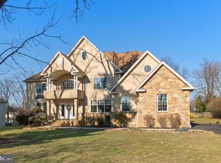 455 Pheasant Dr, Huntingdon Valley, PA 19006