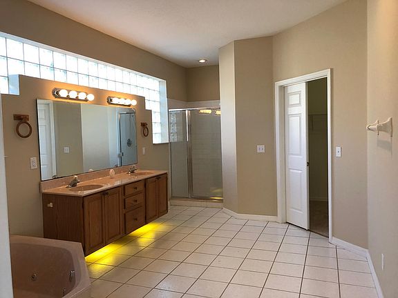 2nd image of 2958 Smithfield Dr
