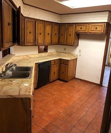 3rd image of 302 Wood Shadow St