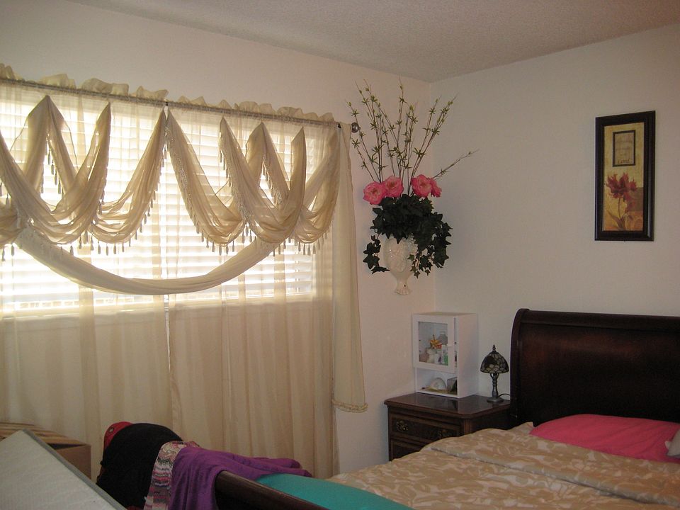 1st image of 3776 Moorpark Ave APT 2