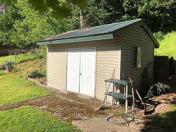 5th image of 704 Floyd Ave