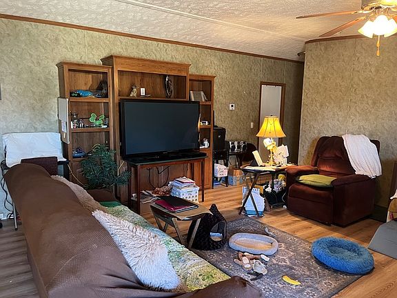 3rd image of 558 Blueberry Way