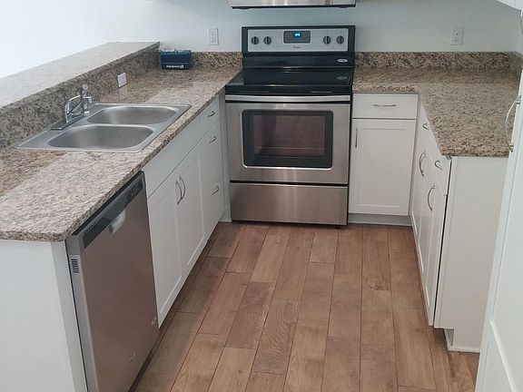 5th image of 2324 Quazar Cir