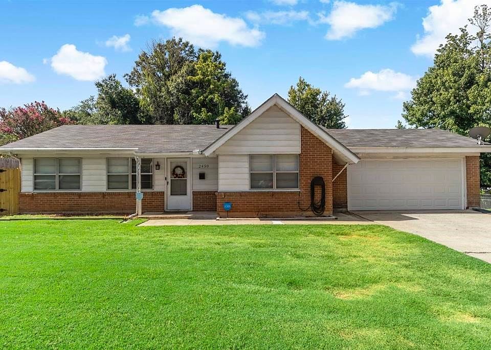 1st image of 2450 Cypress Dr