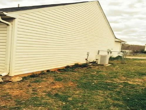 3rd image of 8 Lakanwood Ln