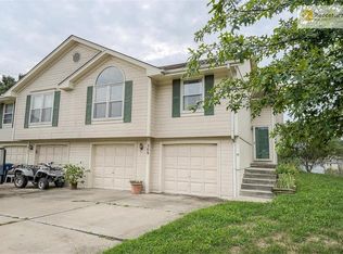 509 E 8th St, Kearney, MO 64060