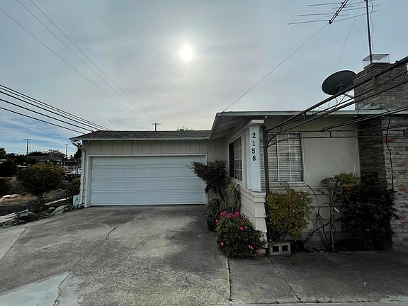 2nd image of 2158 Francis Ave