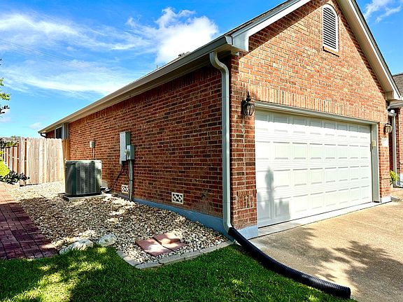 4th image of 413 Redbird Ln