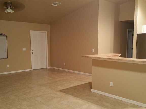 4th image of 322 Lamella Ave S