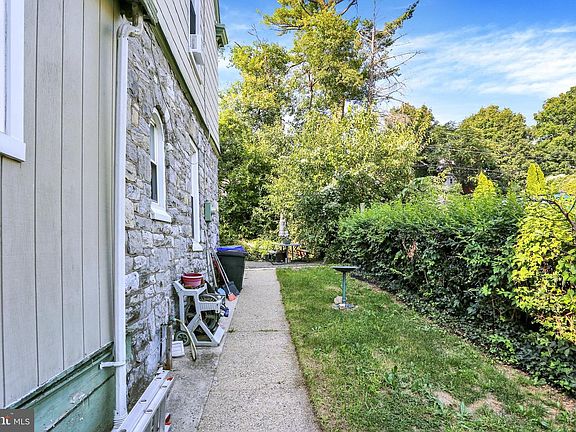 5th image of 1535 Haak St
