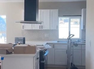 127 McKee St, Ventura, CA 93001