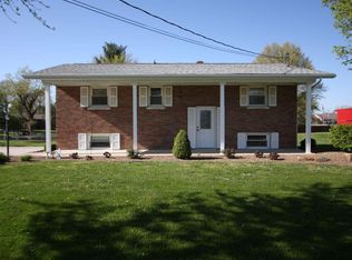 210 E 12th St, Huntingburg, IN 47542