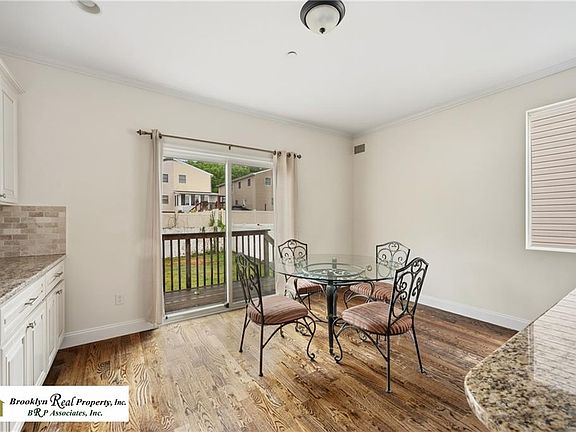 4th image of 32 Wild Ave