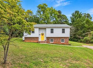 220 Glen Ter, Mount Airy, NC 27030