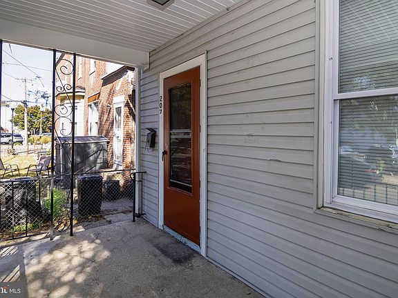 5th image of 207 Somerset St
