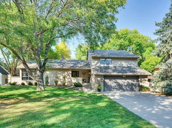 695 Apache Ln, Mendota Heights, MN 55120