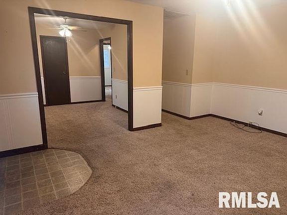 3rd image of 604 Gladstone St