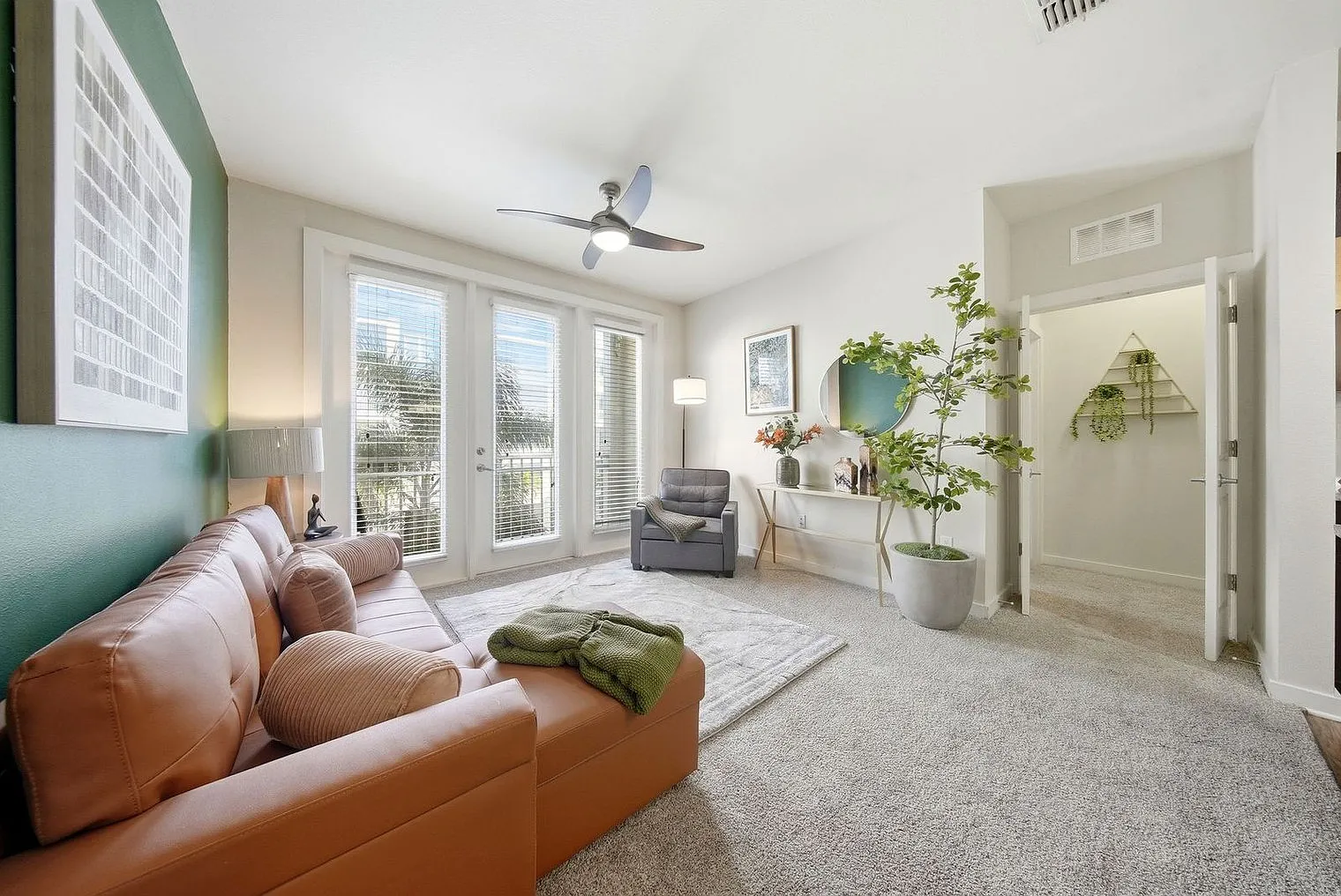 2 bed, 2.0 bath, 1097 sqft, $5,122 — Photo 3