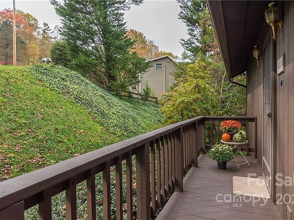 3rd image of 911 Mountain Lake Dr