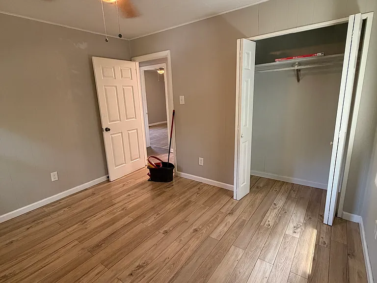 708 32nd St SE — Photo 8