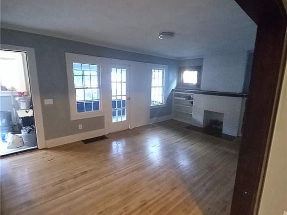 2nd image of 52-54 Hillendale St