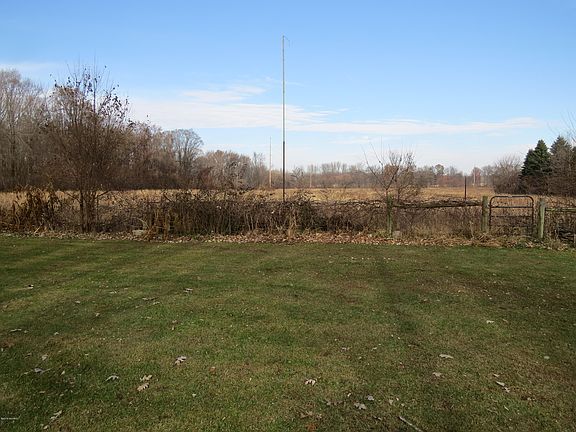 5th image of 7661 Division Dr