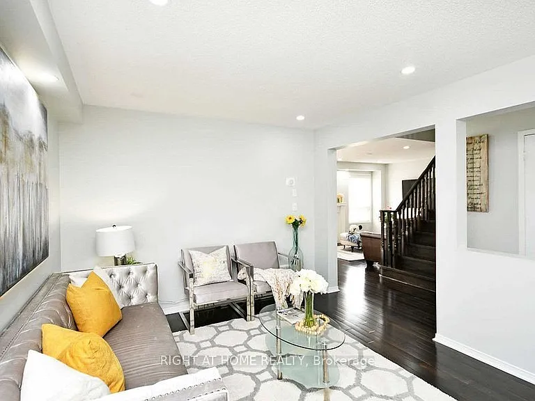33 Schooner Dr #UPPER — Photo 8