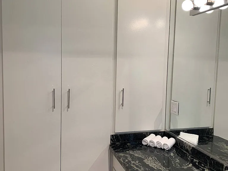 Lindbrook Manor Apartments — Photo 92