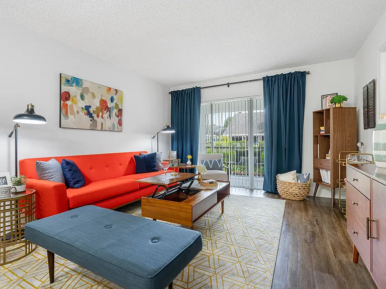 Lakepointe at Jacaranda — Photo 40