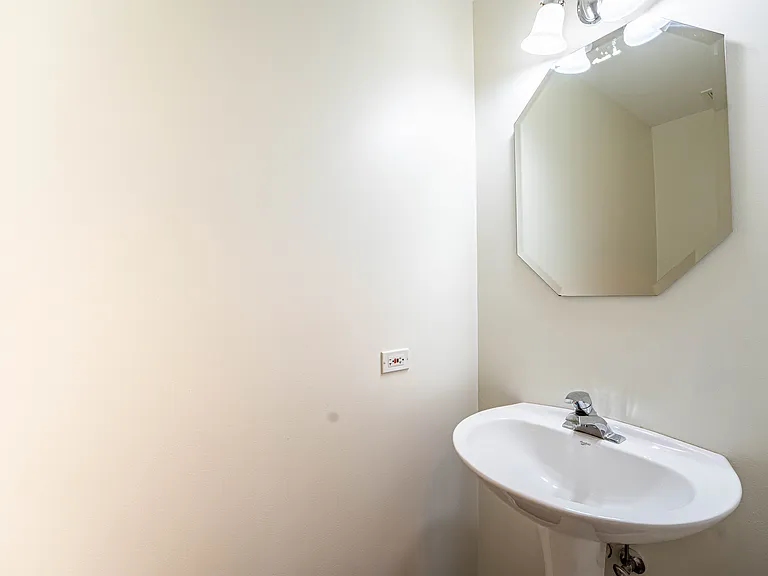965 Summerhill Dr — Photo 9