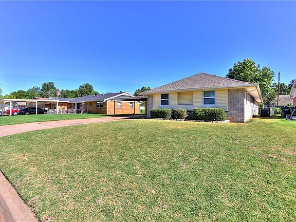 2nd image of 4821 Woodview Dr