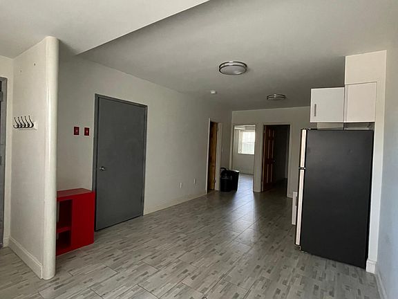 5th image of 8691 25th Ave Floor 1