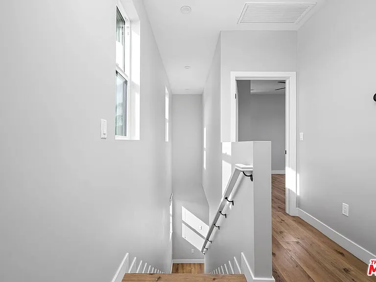 3113 Hollydale Dr — Photo 15