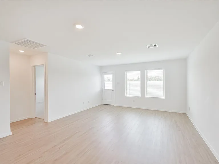 18562 Cepagatti Dr — Photo 8