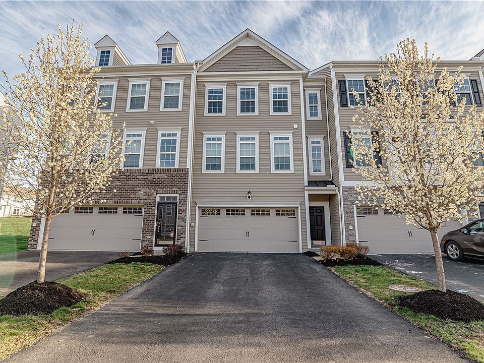 1st image of 216 Eagle Dr