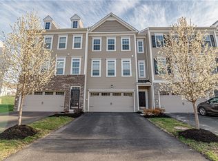 216 Eagle Dr, Cranberry Township, PA 16066