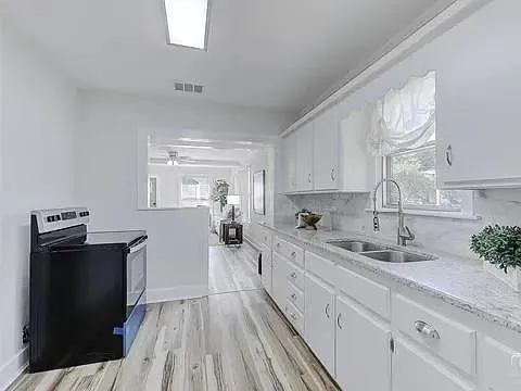 131 E Hull St — Photo 8