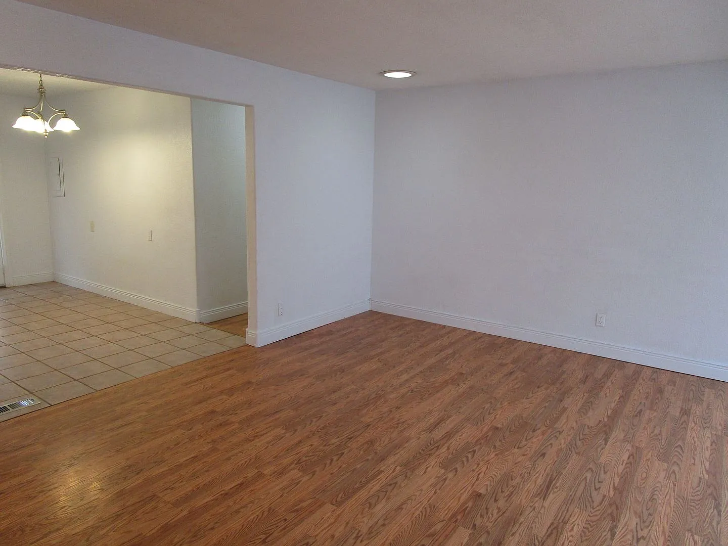 Home in Ochoco Heights with Large Yards - Available Late September! — Photo 2