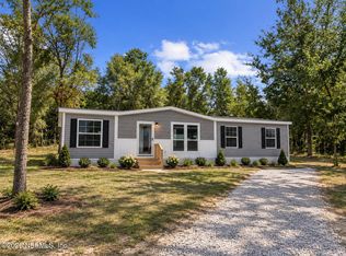 140 Cherokee Dr, Interlachen, FL 32148