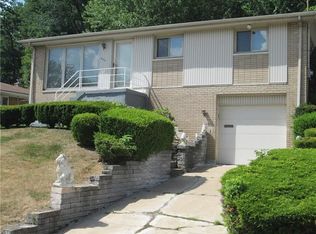 900 Rita Dr, Pittsburgh, PA 15221